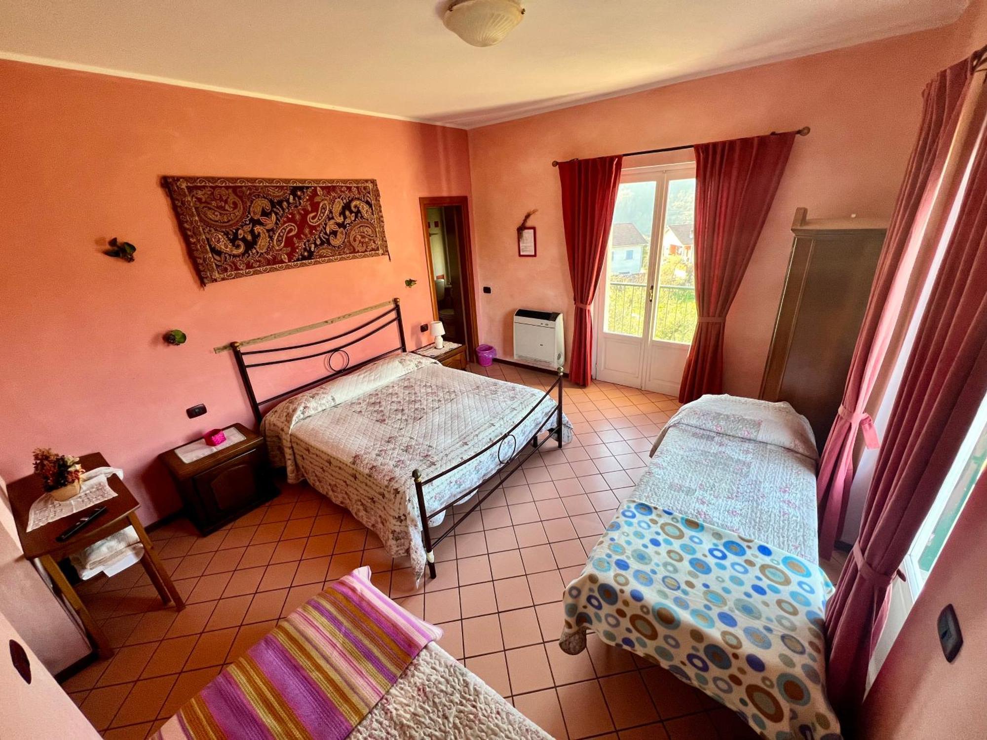 La Casa Rosa Hotel Borghetto di Vara Eksteriør billede