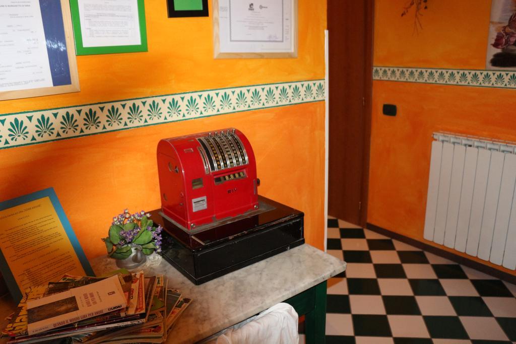 La Casa Rosa Hotel Borghetto di Vara Eksteriør billede